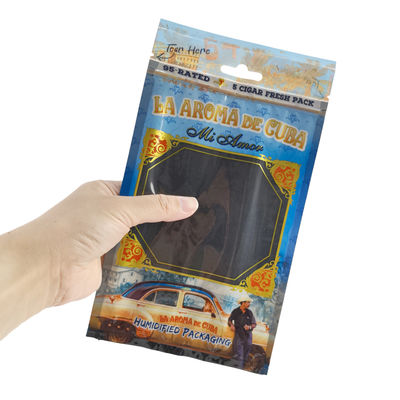 Op maat gemaakte luxe leren sigarenreisetui met bevochtiger Draagbare met ceder gevoerde humidorzak Vochtcontrole Ziplock-zakje