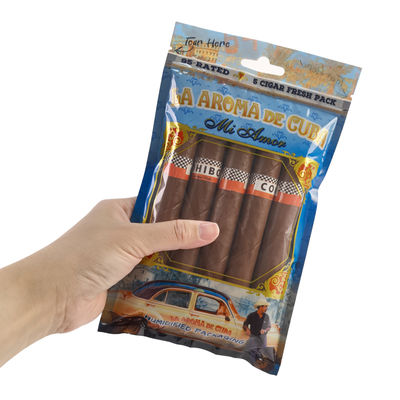 Op maat gemaakte luxe leren sigarenreisetui met bevochtiger Draagbare met ceder gevoerde humidorzak Vochtcontrole Ziplock-zakje