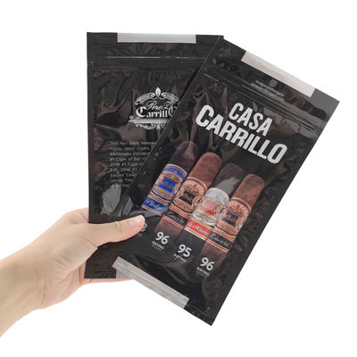 Op maat gemaakte luxe leren sigarenreisetui met bevochtiger Draagbare met ceder gevoerde humidorzak Vochtcontrole Ziplock-zakje